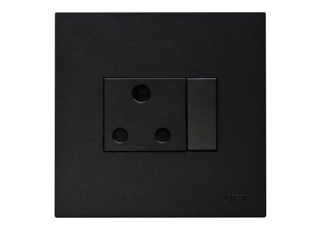 4 x 4 Single Switched Socket Outlet - Horizontal