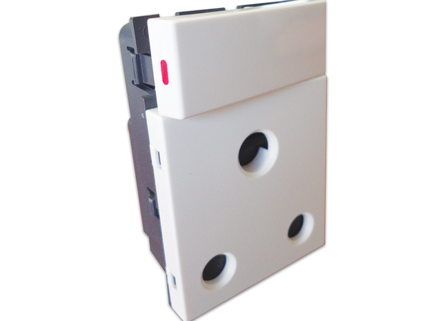 16A Single Switched Socket Outlet