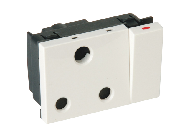 16A Single Switched Socket Outlet