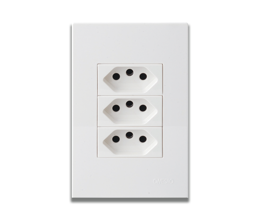 4 x 2 Unswitched Socket