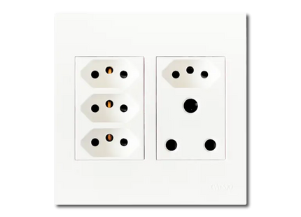 4 x 4 Unswitched Socket