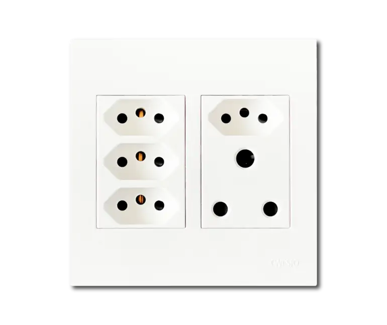 4 x 4 Unswitched Socket