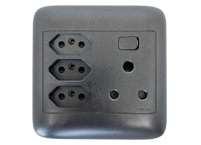 4X4 16A Socket+ 3 New ZA Switched Socket Black