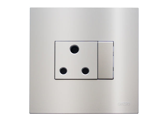 4 x 4 Single Switched Socket Outlet - Horizontal
