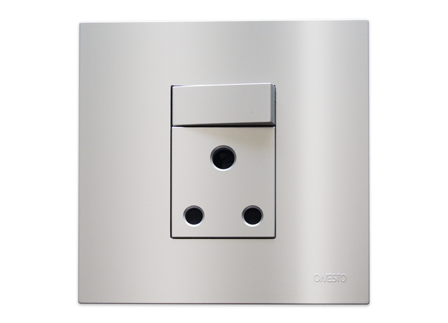 4 x 4 Single Switched Socket Outlet - Vertical