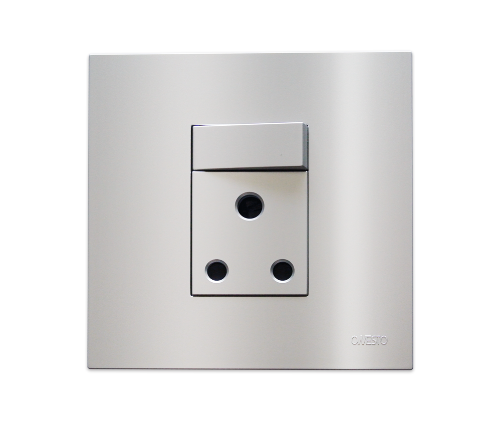 4 x 4 Single Switched Socket Outlet - Vertical