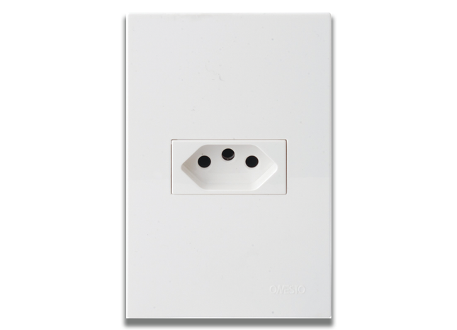 4 x 2 Unswitched Socket