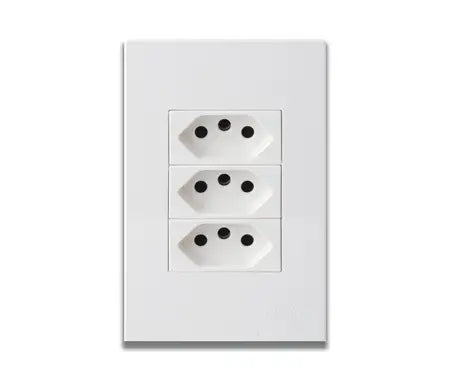 4 x 2 Unswitched Socket